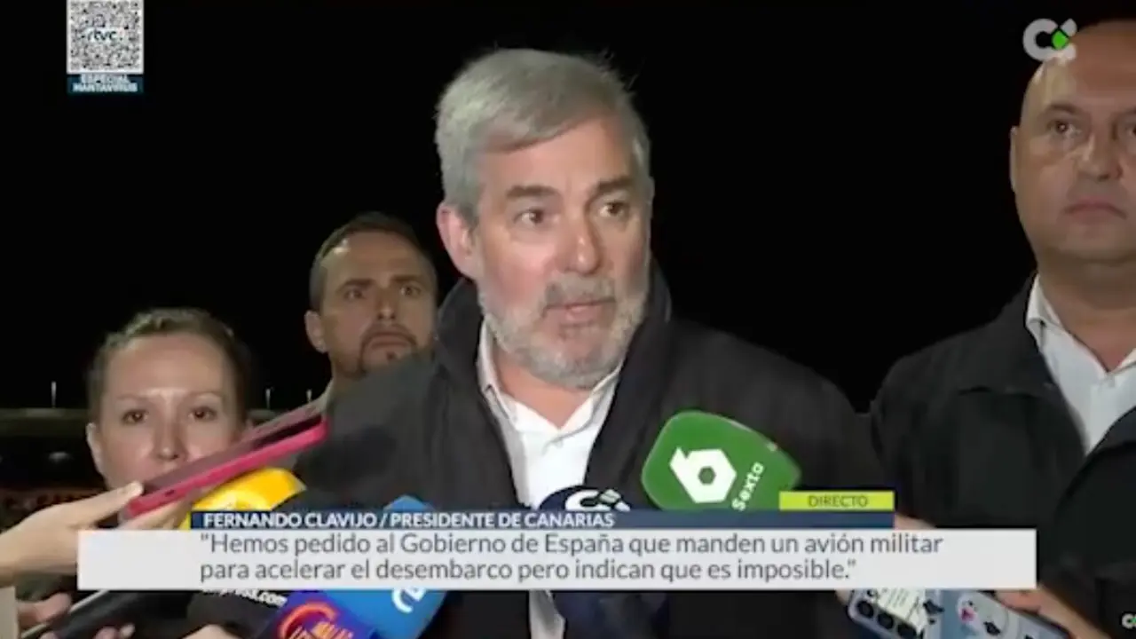 Fernando Clavijo atiende a los medios durante la crisis del crucero Hondius y reclama al Gobierno central m&aacute;s medios para acelerar el desembarco y la evacuaci&oacute;n de los pasajeros.
