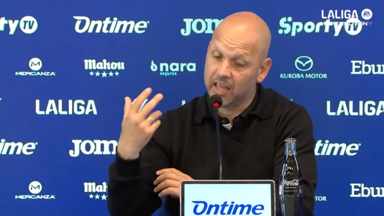 Jos&eacute; Alberto, durante la rueda de prensa posterior a la victoria del Racing en Butarque ante el Legan&eacute;s, donde pidi&oacute; calma pese a la cercan&iacute;a del ascenso a Primera Divisi&oacute;n.