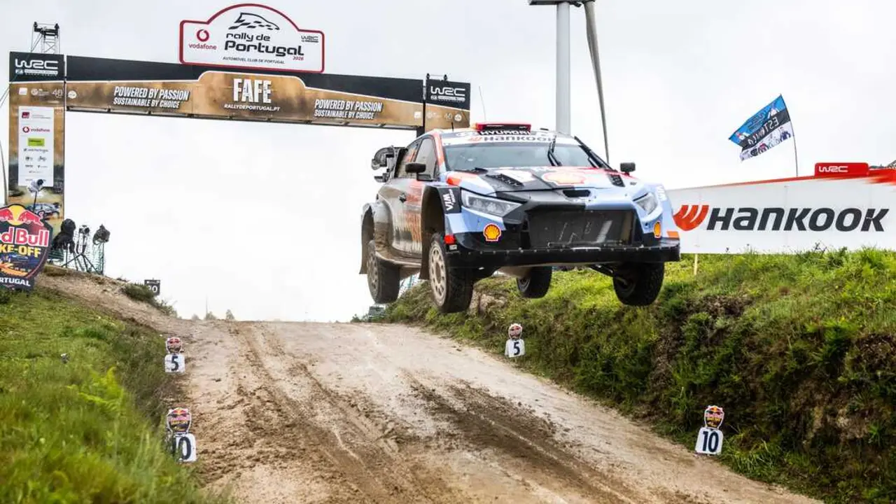 Dani Sordo, durante una de las especiales del Rally de Portugal 2026 al volante de su Hyundai.