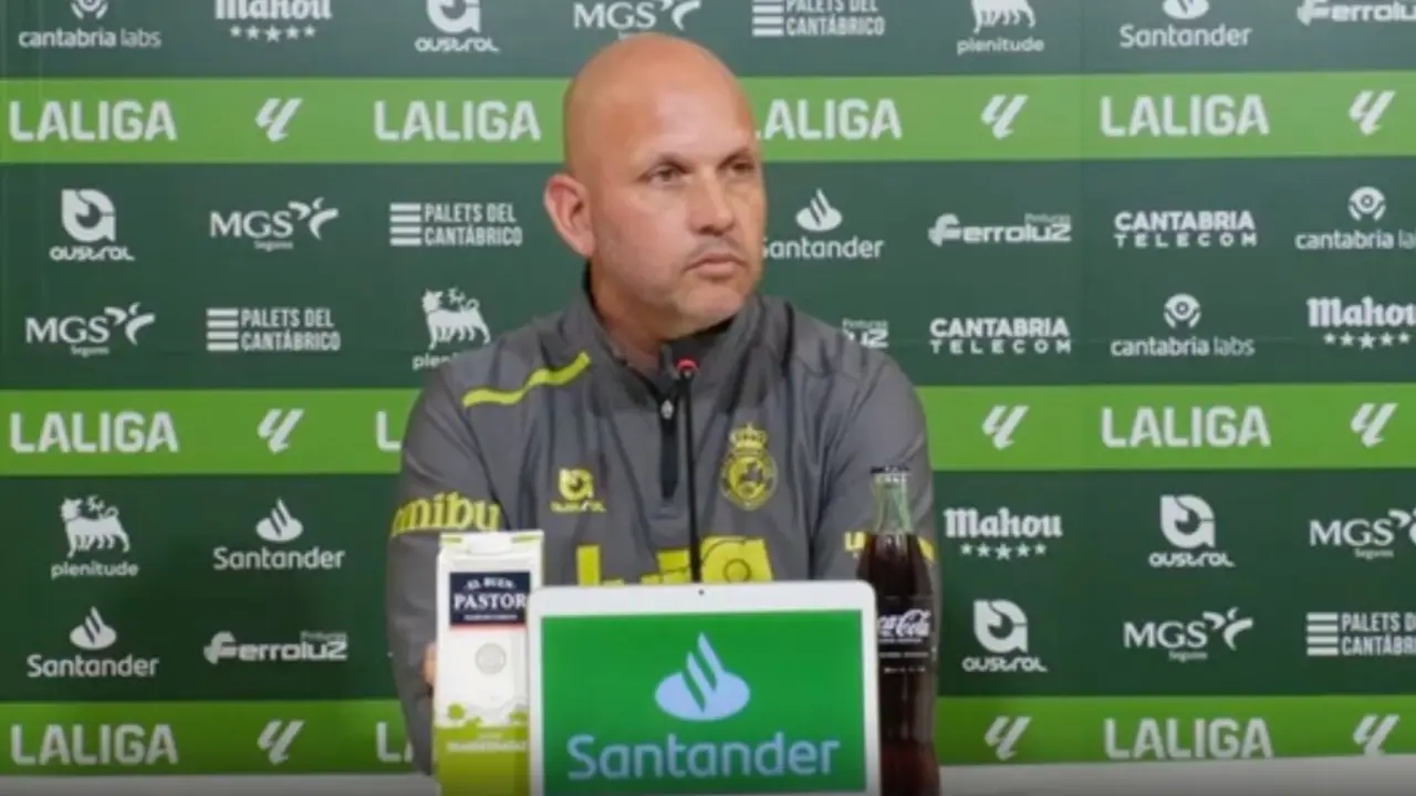 Jos&eacute; Alberto durante la rueda de prensa previa al decisivo partido entre el Racing y el Valladolid en El Sardinero.