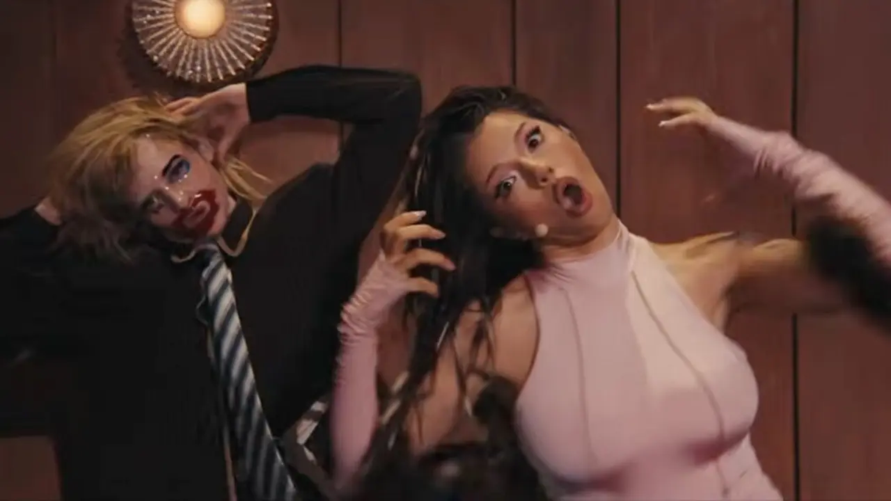 La actuaci&oacute;n de Bulgaria durante la gran final de Eurovisi&oacute;n 2026, con Dara al frente, desat&oacute; todo tipo de reacciones por su explosiva puesta en escena, sus coreograf&iacute;as imposibles y una est&eacute;tica tan ca&oacute;tica como hipn&oacute;tica