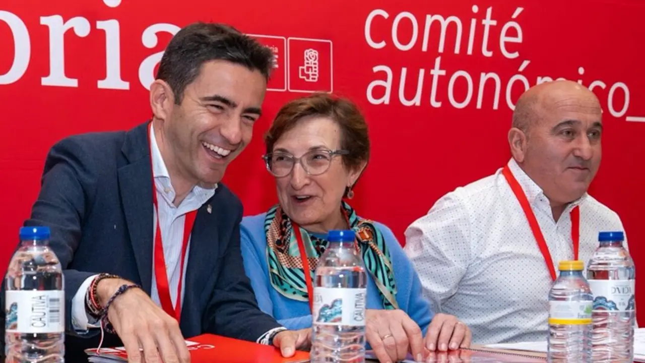 Dirigentes del PSOE durante la celebraci&oacute;n del Comit&eacute; Auton&oacute;mico, en una imagen de archivo marcada por el debate interno y la estrategia pol&iacute;tica del partido en Cantabria.