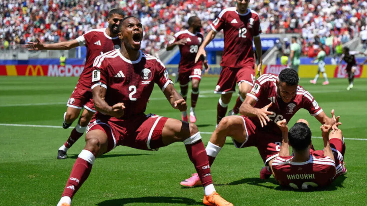 Boualem Khoukhi desata la euforia de Catar tras marcar en el descuento el gol del empate frente a Suiza en el Mundial 2026.