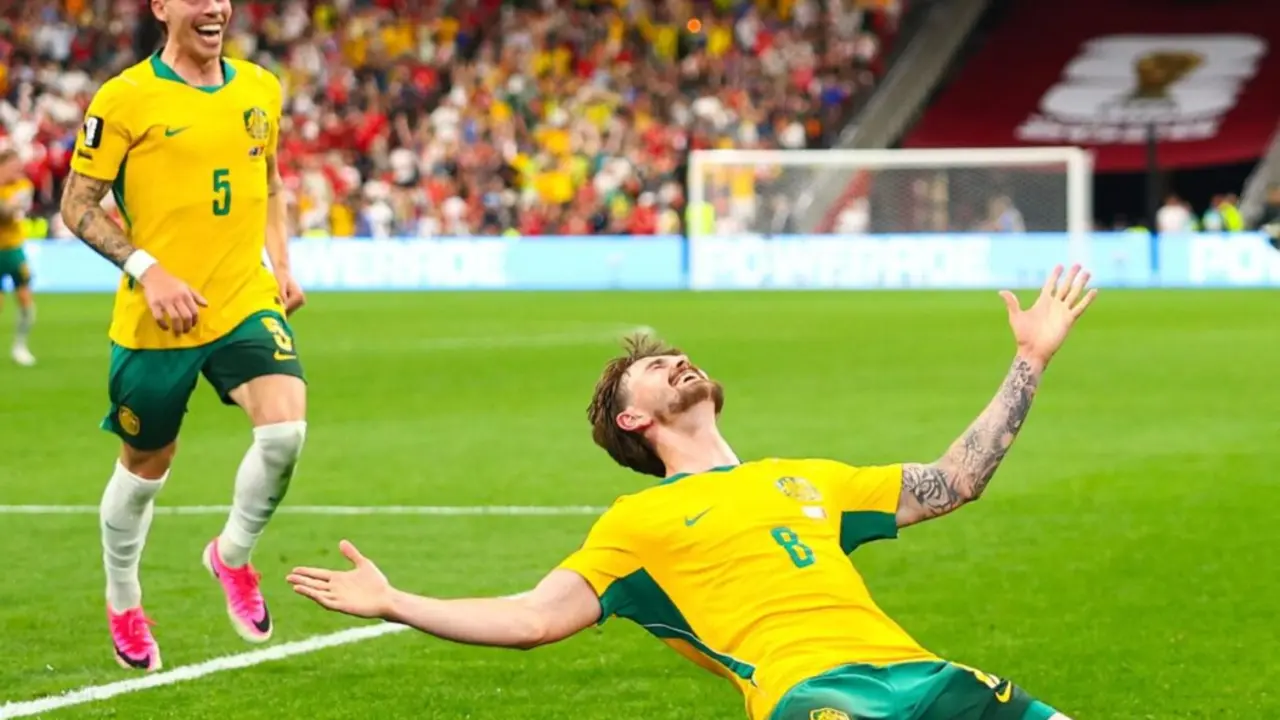 El centrocampista Connor Metcalfe festeja el tanto que asegur&oacute; la sorprendente victoria de Australia frente a Turqu&iacute;a en Vancouver.