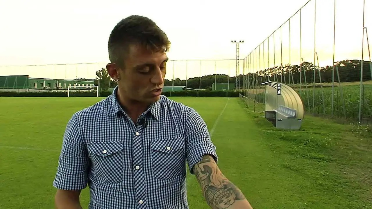 El exfutbolista c&aacute;ntabro Jonatan Valle, antiguo jugador del Racing de Santander, afrontar&aacute; un juicio por un presunto delito de tr&aacute;fico de drogas