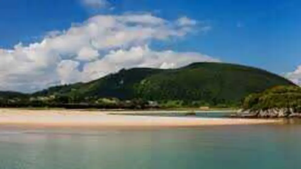 Lejos del turismo masivo, este pueblo de Cantabria ha sabido conservar su esencia mientras ofrece una combinaci&oacute;n &uacute;nica de naturaleza, historia y mar. / A.E
