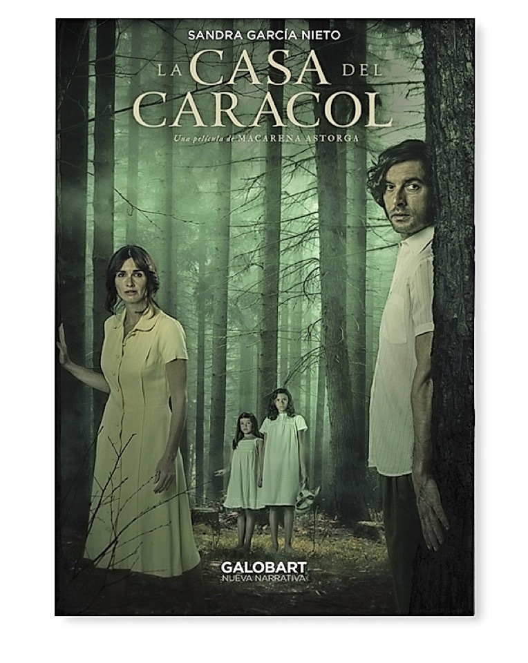 En la obra, ‘La casa de caracol’, el escritor Antonio Prieto decide pasar el verano en la serranía malagueña, donde planea unas vacaciones para encontrar inspiración para su próxima novela. Antonio comienza a descubrir una mundo inquietante, repleto de personajes turbadores donde nada es lo que parece.
