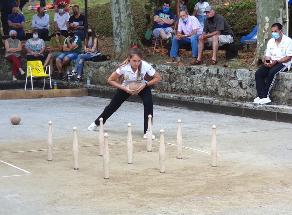 Birlando en la final del último Campeonato Regional conquistado. / Darío