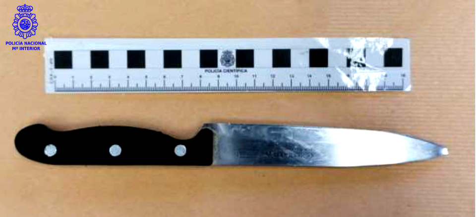 Cuchillo incautado a la acusada.