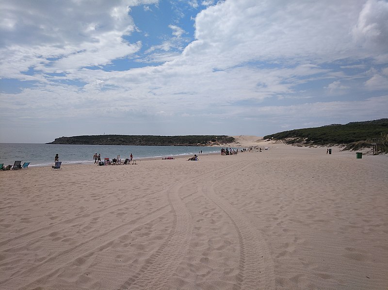 800px-Playa_de_Bolonia_en_Cádiz_02