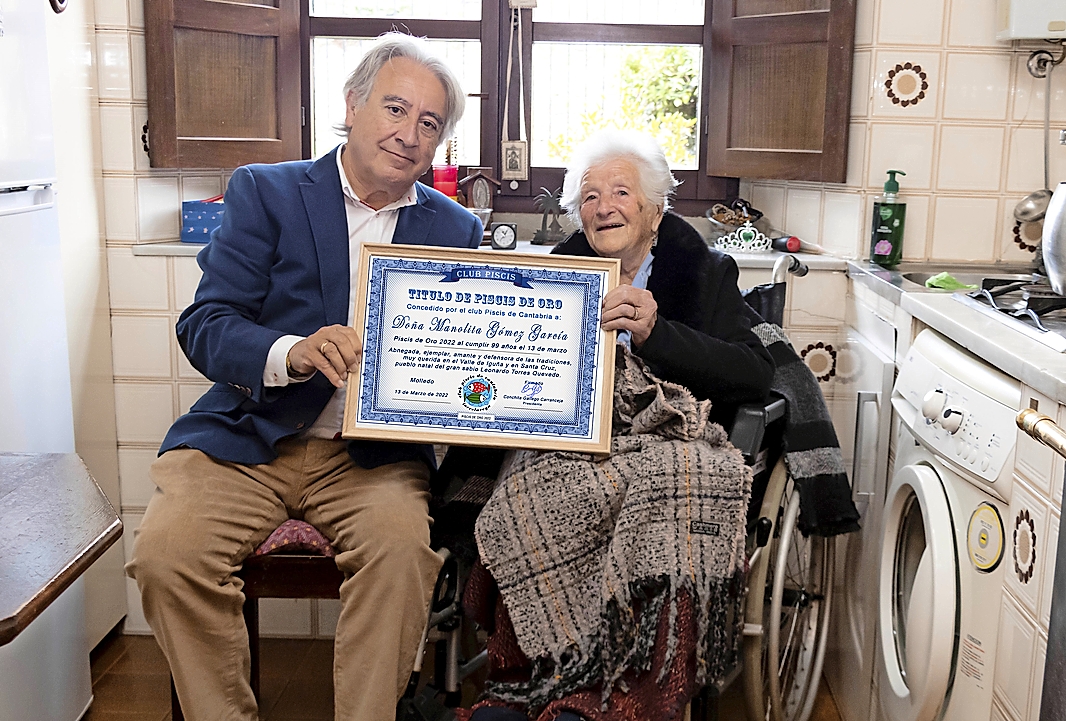 Doña Manolita García recibe homenaje en su 99 cumpleaños