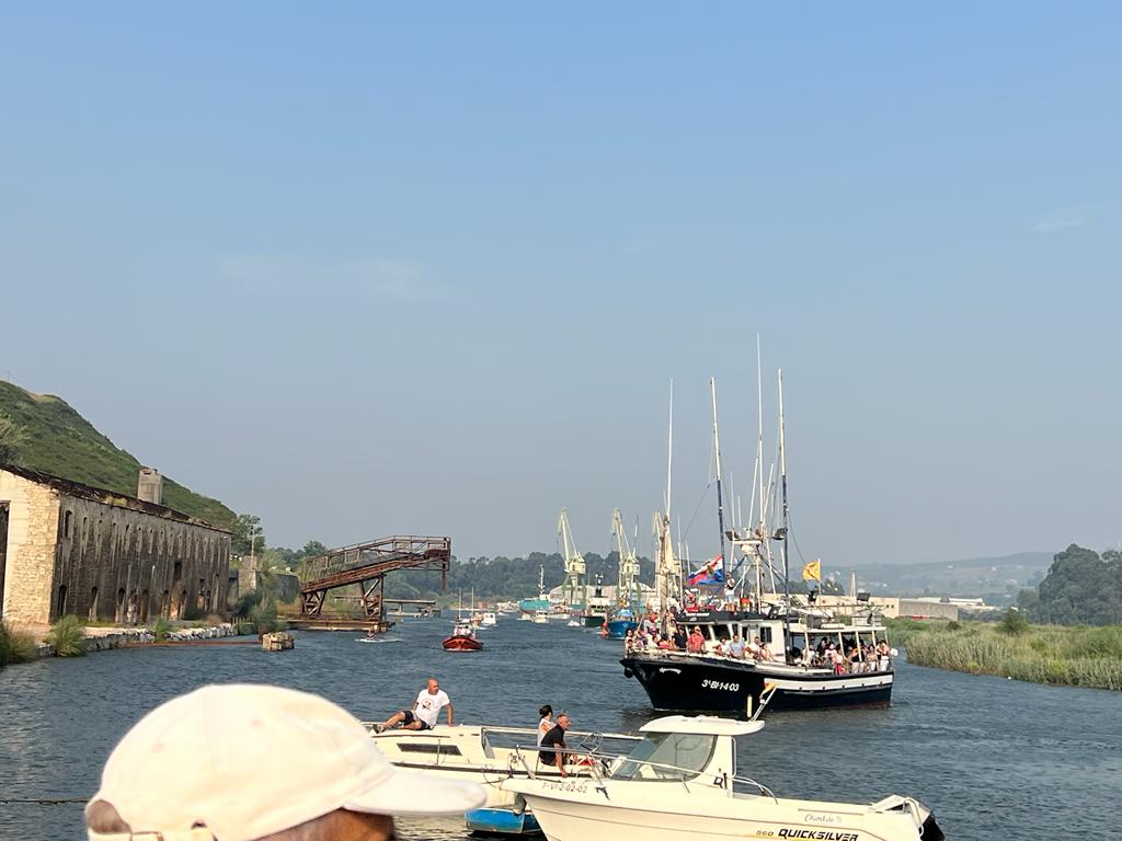 Procesión marítima en la ría San Martín en Suances. / ALERTA
