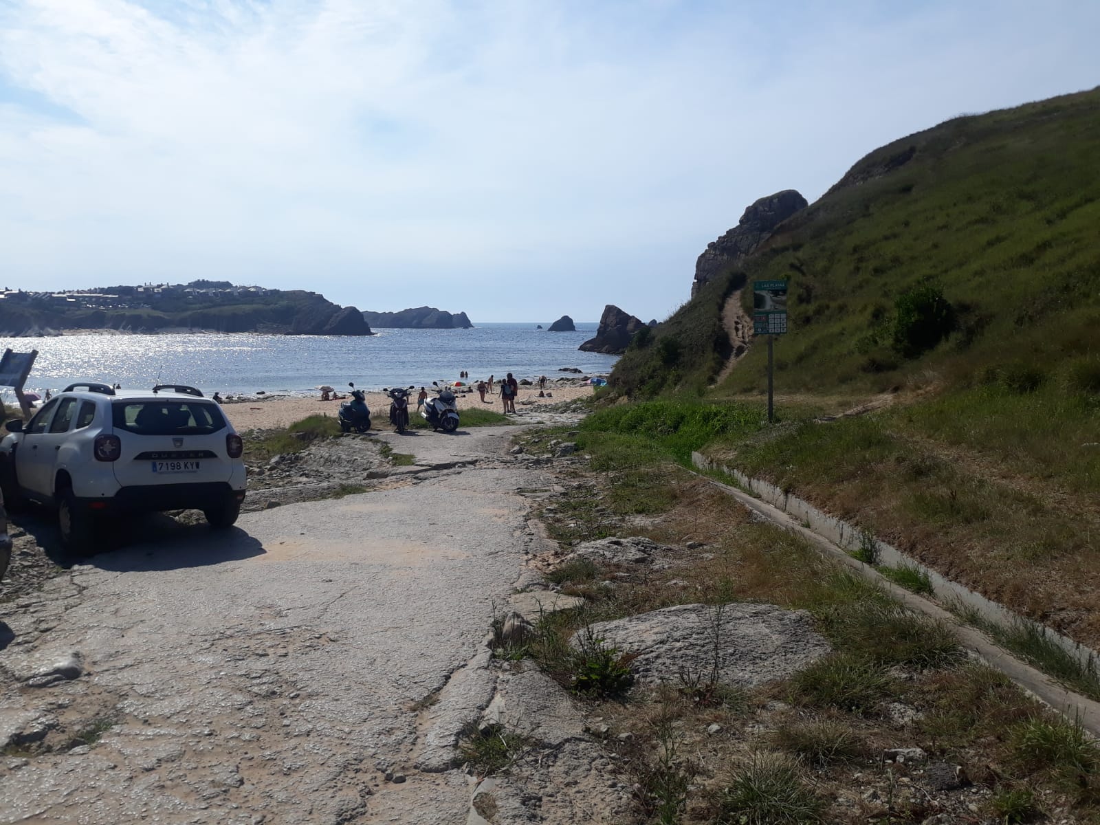 Disfrutar de acceso directo a la playa de Portio cuesta ahora 80 euros diarios