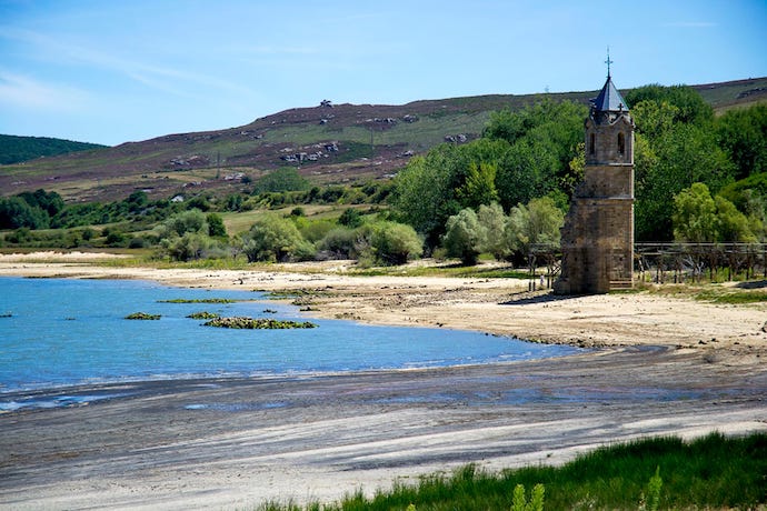 El pantano del Ebro en situación crítica, baja al 26,8% de su reserva y  tiene un 61% ...