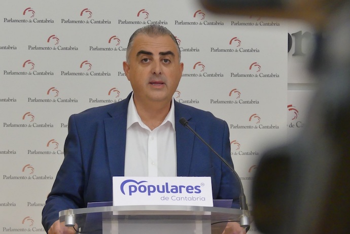 Roberto Media, diputado del PP en el Parlamento de Cantabria
PP
20/10/2022
