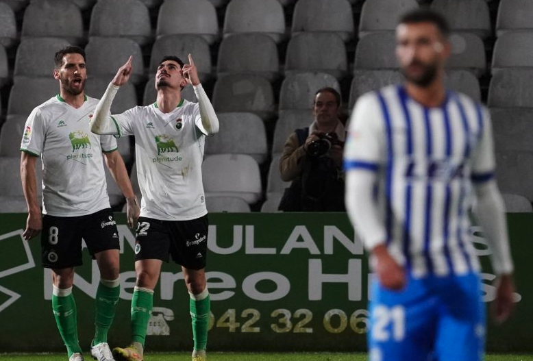 Los jugadores del Racing, celebrando el gol. / LALIGA
