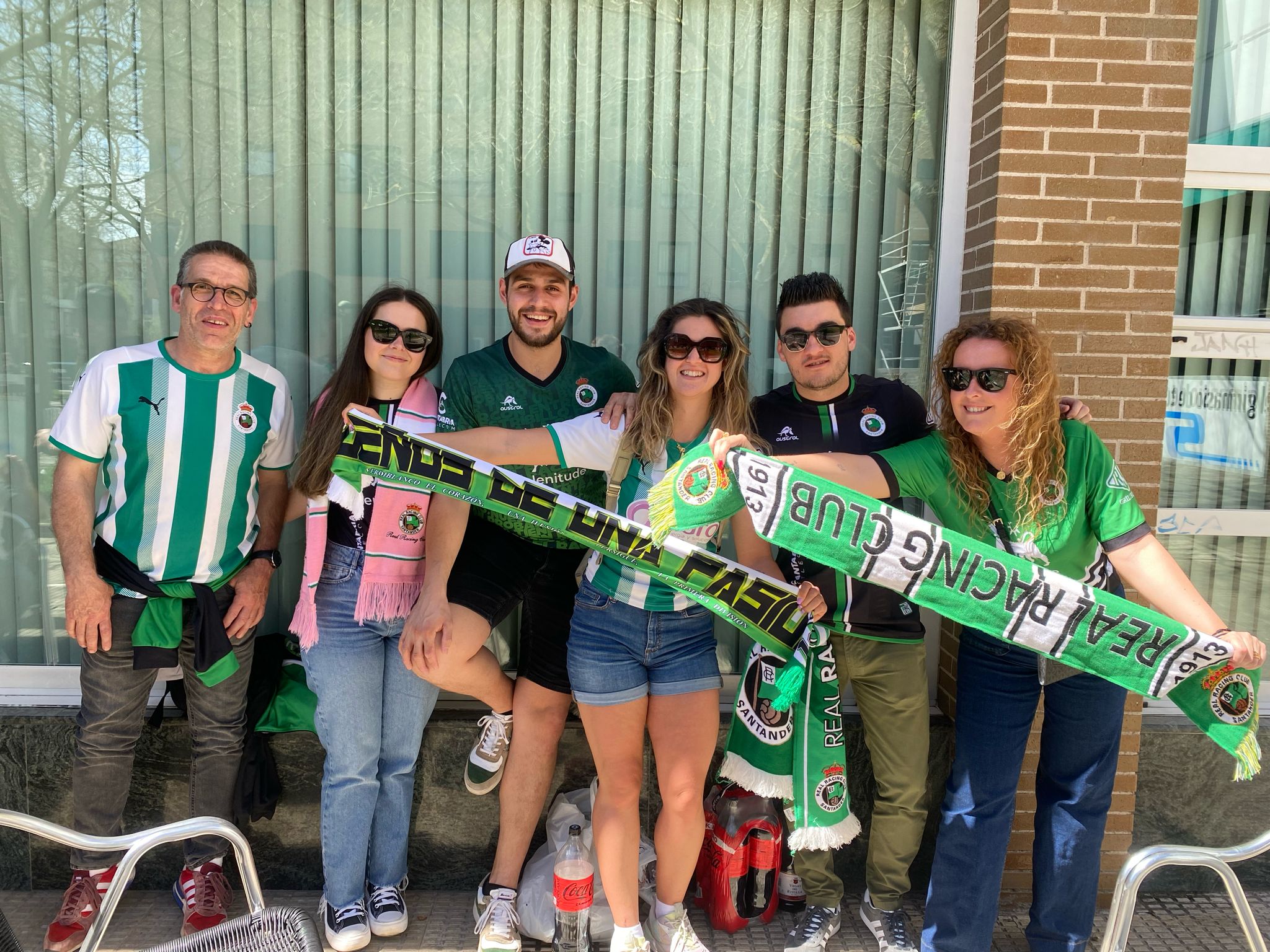 La marea verdiblanca llega a Burgos. / Racing de Santander