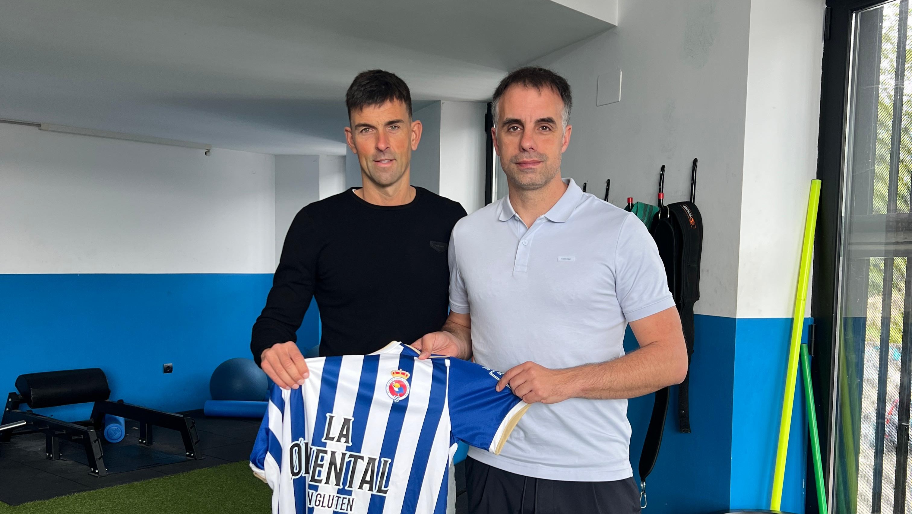Iván Crespo junto a Siro en la presentación. / RS Gimnástica