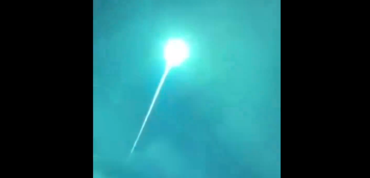 As melhores imagens do espetacular meteorito iluminam os céus da Espanha e…