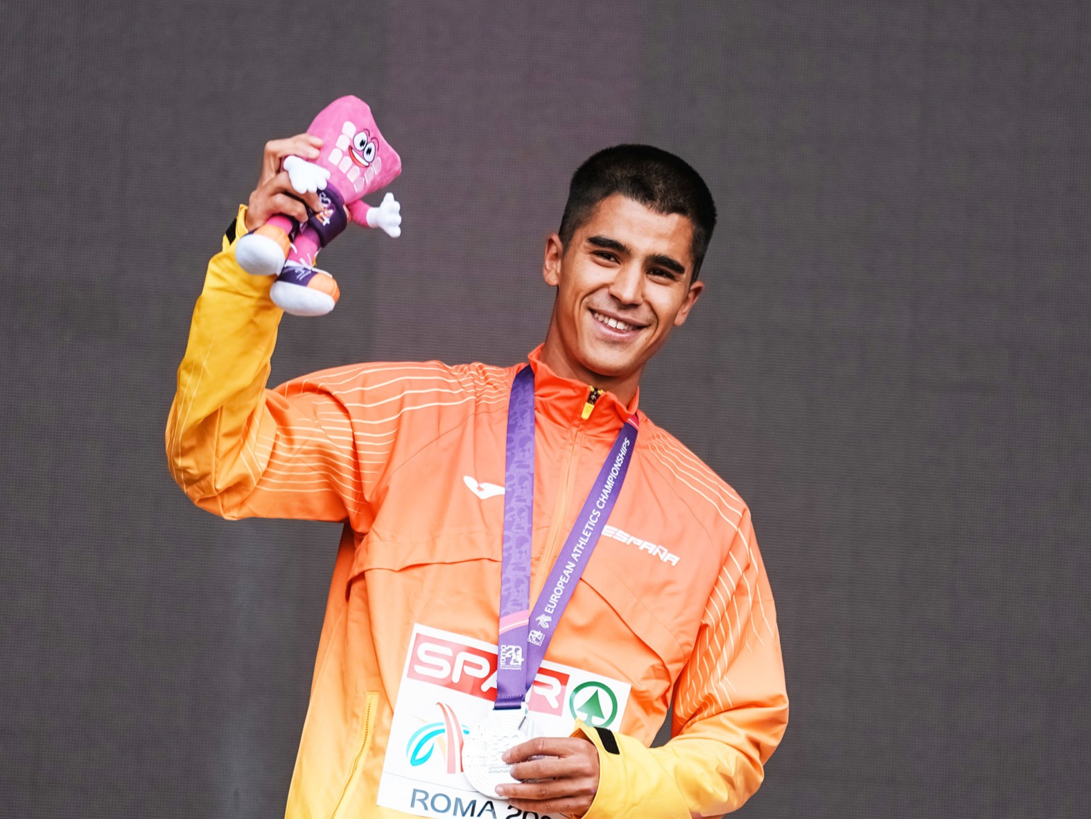 Attaoui durante la entrega de premios. / Lela_Labs
