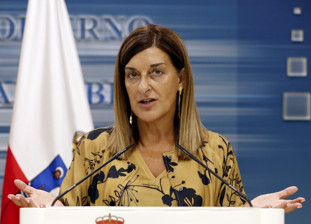 La presidenta de Cantabria, María José Sáenz de Buruaga, en una foto de archivo. / ALERTA
