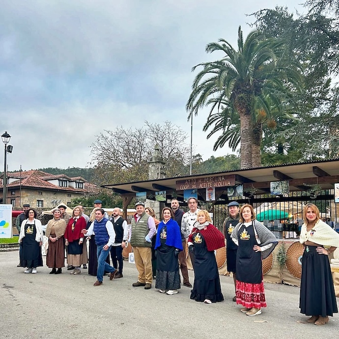 Varios de los participantes en la feria de la Alubia y la Hortaliza. / Feria de la alubia