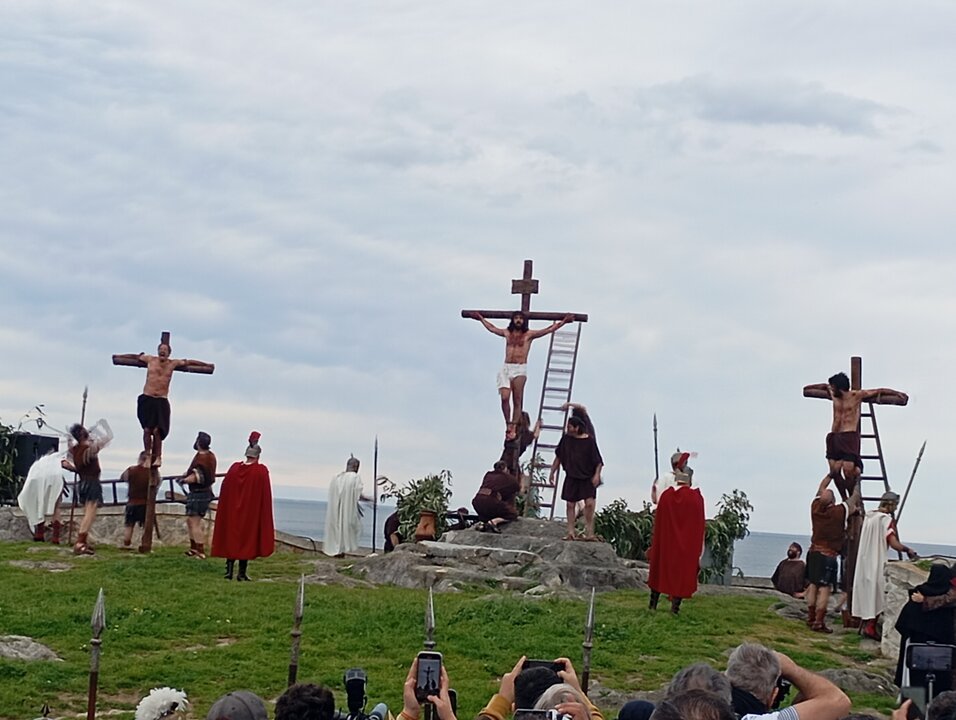 La Atalaya, durante el final de la Pasión, compuesto por las escenas de la crucifixión, muerte de Jesús.