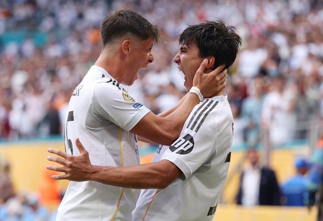 01 July 2025, US, Miami Gardens: Real Madrid's Gonzalo Garcia (R) celebrates scoring their first goal with teammate Arda Guler during the FIFA Club World Cup 2025 round of 16 soccer match between Real Madrid and Juventus Turin at Hard Rock Stadium. Photo: David Klein/CSM via ZUMA Press Wire/dpa
Fecha: 01/07/2025.

Firma: David Klein / CSM via ZUMA Press W / DPA - Only For Use In Spain