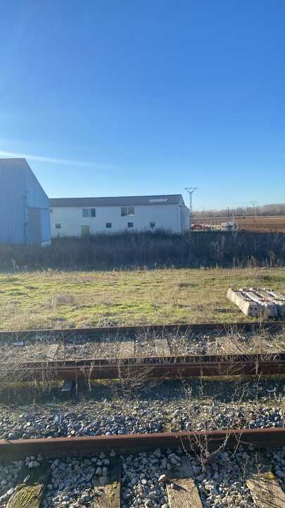 Palencia <Lugar exacto en Osorno donde los pasajeros del Alvia Santander-Madrid fueron obligados a abandonar el tren y permanecer a la intemperie>, con temperaturas heladoras tras una avería en la infraestructura este miércoles 7 de enero de 2026. / ALERTA