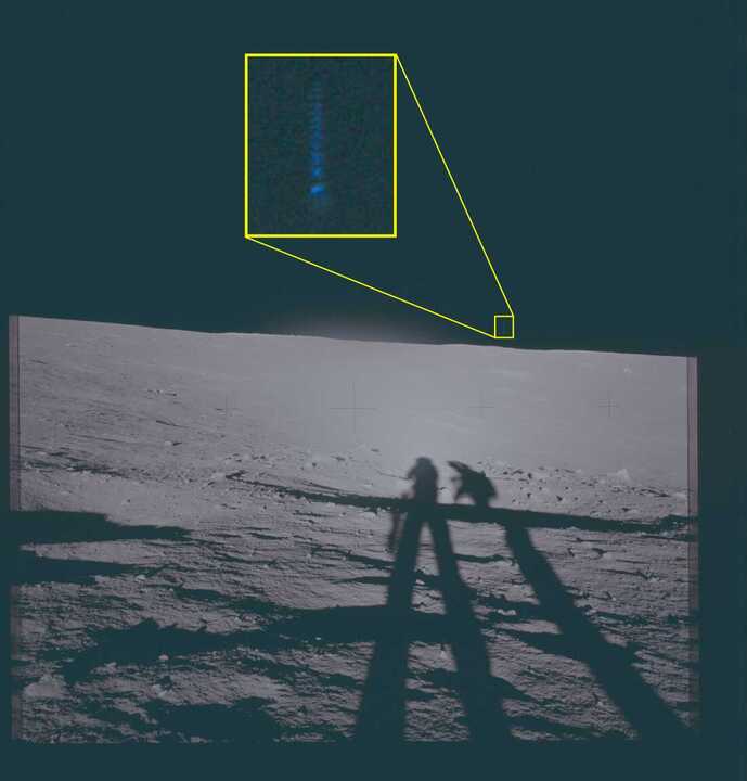 Una imagen tomada en la Luna durante la misión Apolo 12 en 1969 muestra las sombras de los astronautas, junto con un área resaltada sobre el horizonte que muestra "fenómenos no identificados", según el Departamento de Defensa.