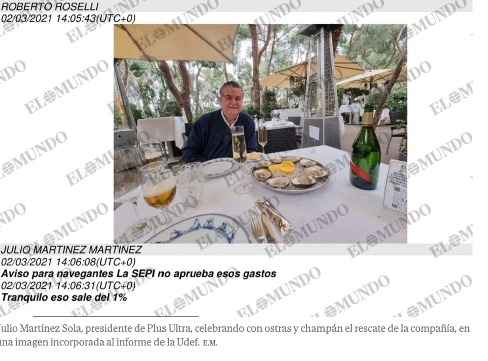 Julio Martínez Sola, presidente de Plus Ultra, celebrando con ostras y champán el rescate de la compañía, en una imagen incorporada al informe de la Udef.E.M.